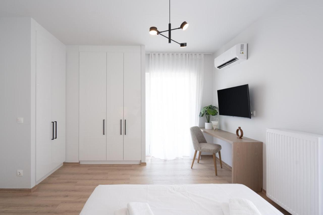 Luxury 4 Bedrooms Near Flisvos Marina Daire Pire