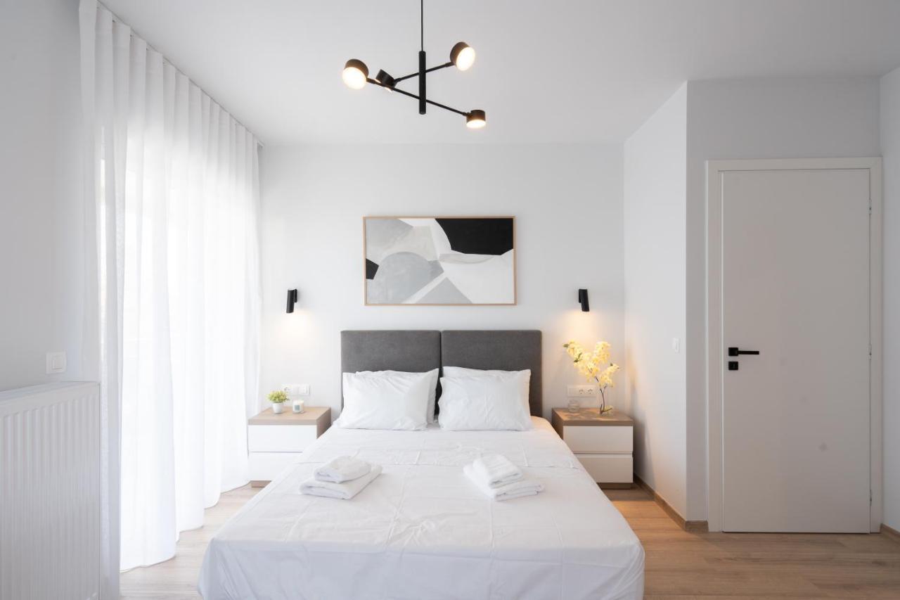 Luxury 4 Bedrooms Near Flisvos Marina Daire Pire