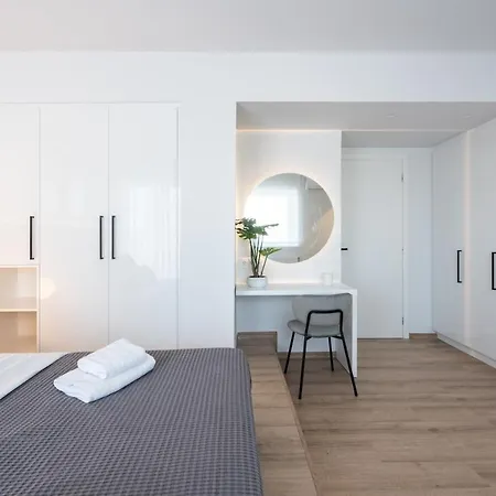 Luxury 4 Bedrooms Apartment Near Flisvos Marina Pire Dış mekan fotoğraf