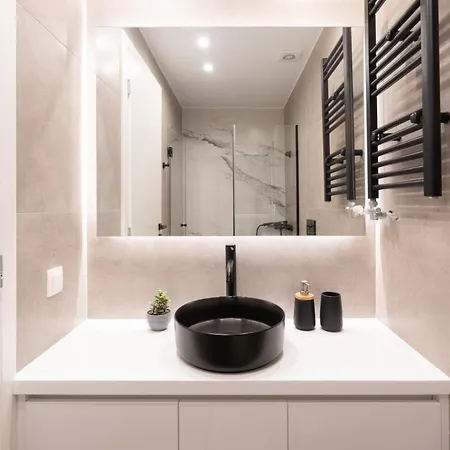 Luxury 4 Bedrooms Apartment Near Flisvos Marina Pire Dış mekan fotoğraf