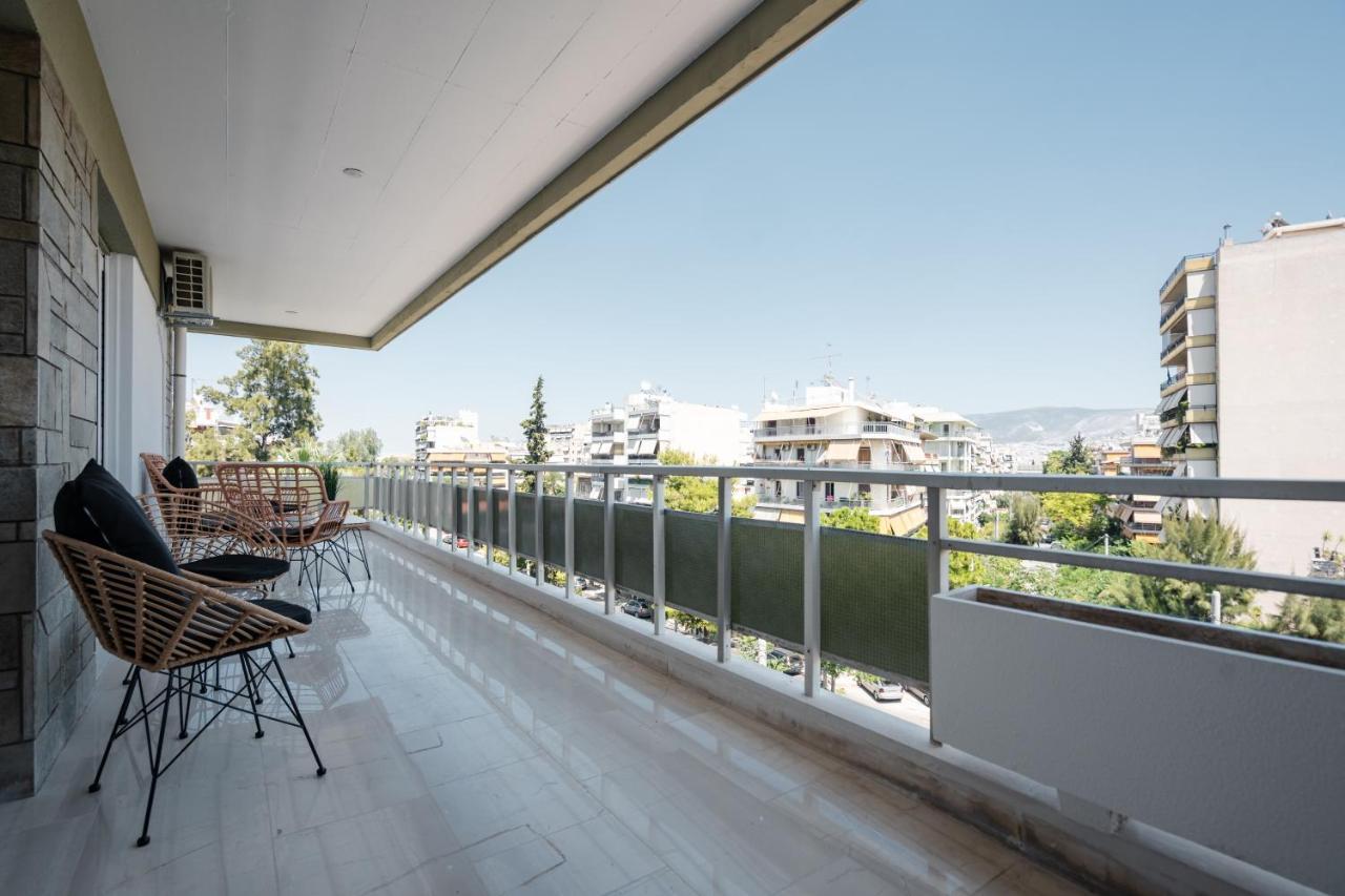 Apartment Luxury 4 Bedrooms Near Flisvos Marina