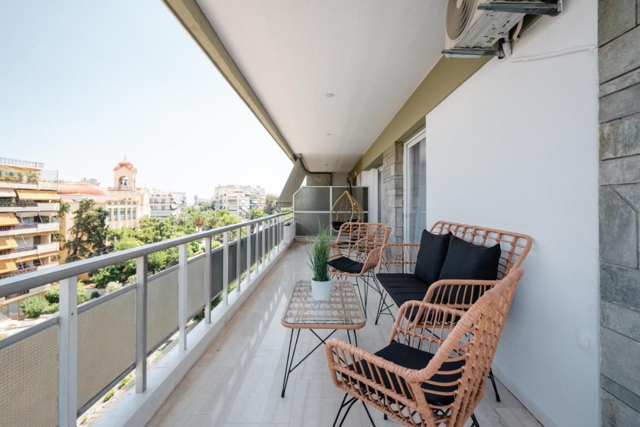 Luxury 4 Bedrooms Near Flisvos Marina Apartment *