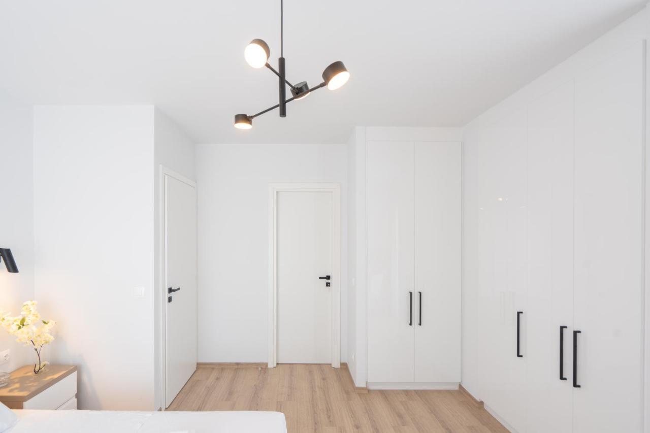 Luxury 4 Bedrooms Near Flisvos Marina Piraeus