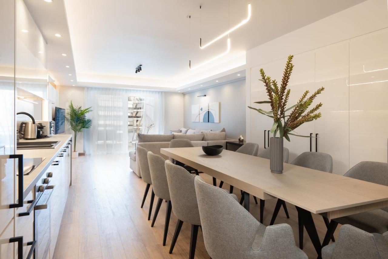 Luxury 4 Bedrooms Near Flisvos Marina Apartment *