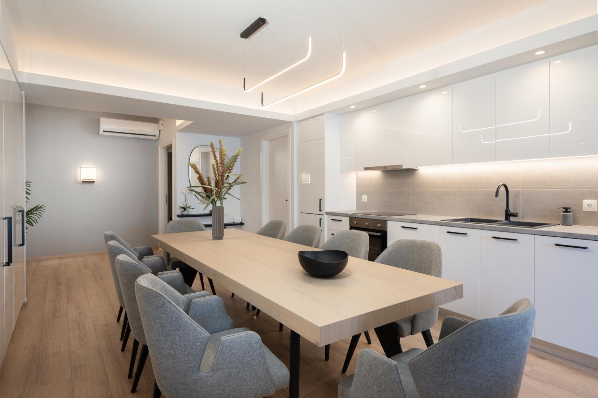 Apartment Luxury 4 Bedrooms Near Flisvos Marina