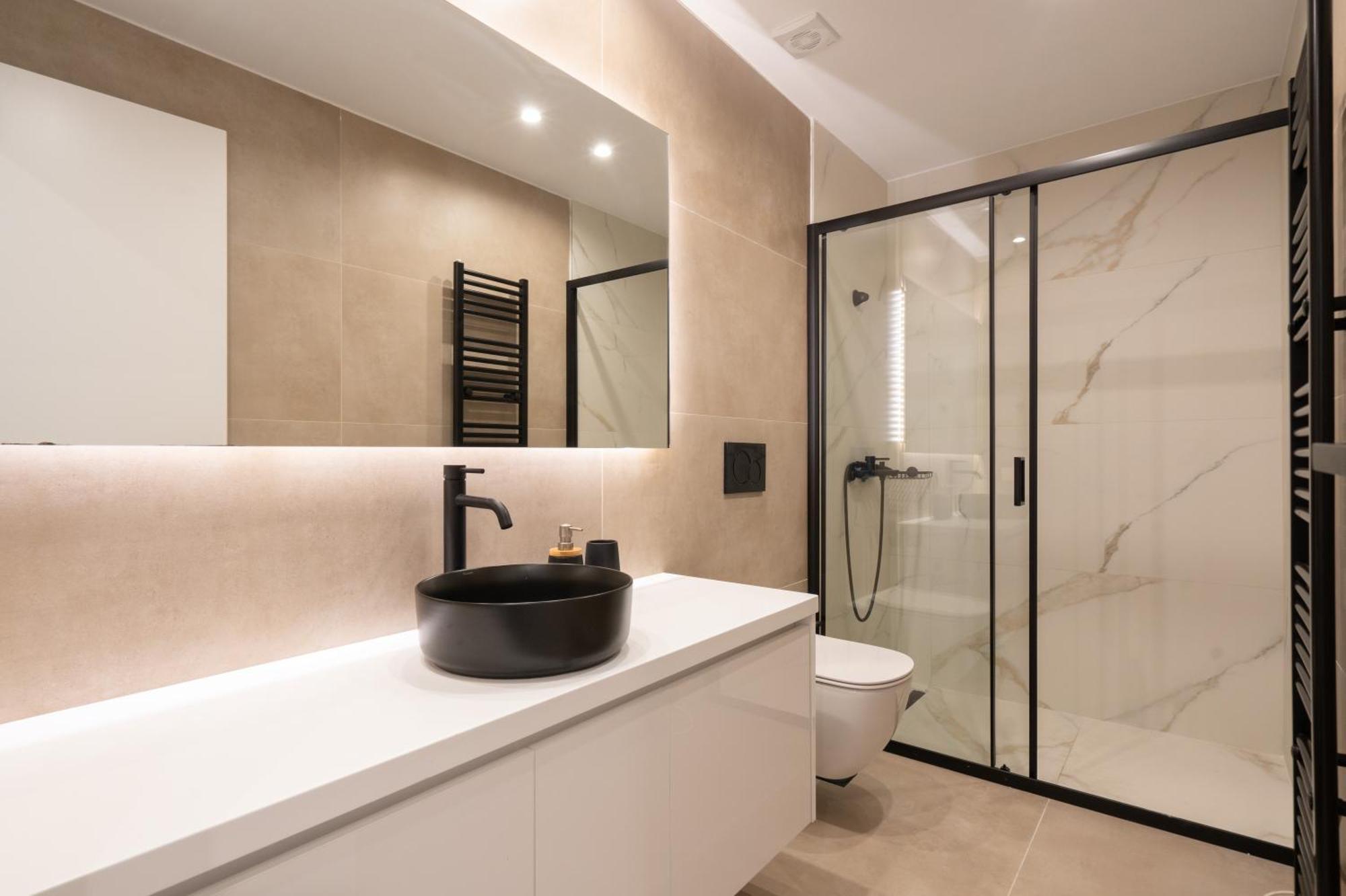 Luxury 4 Bedrooms Near Flisvos Marina Apartment *