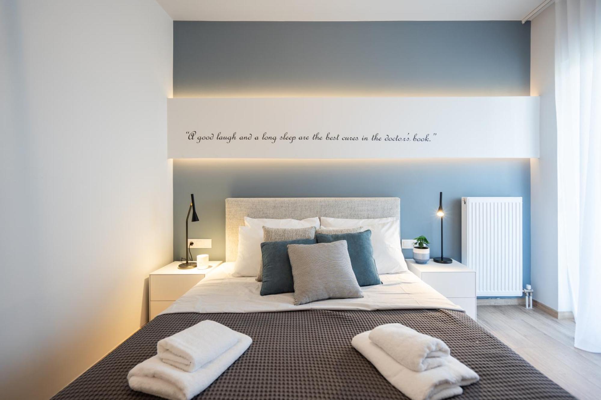 Luxury 4 Bedrooms Near Flisvos Marina *