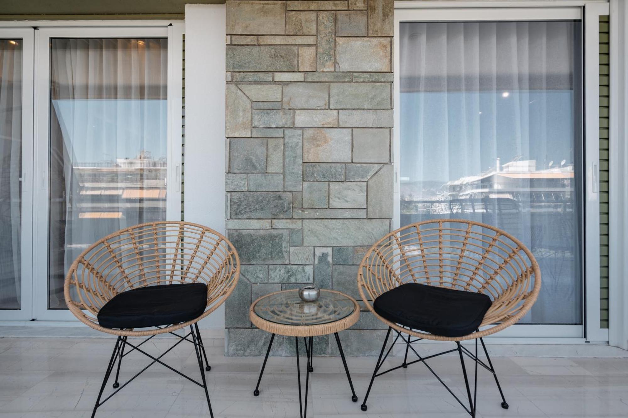 Apartment Luxury 4 Bedrooms Near Flisvos Marina